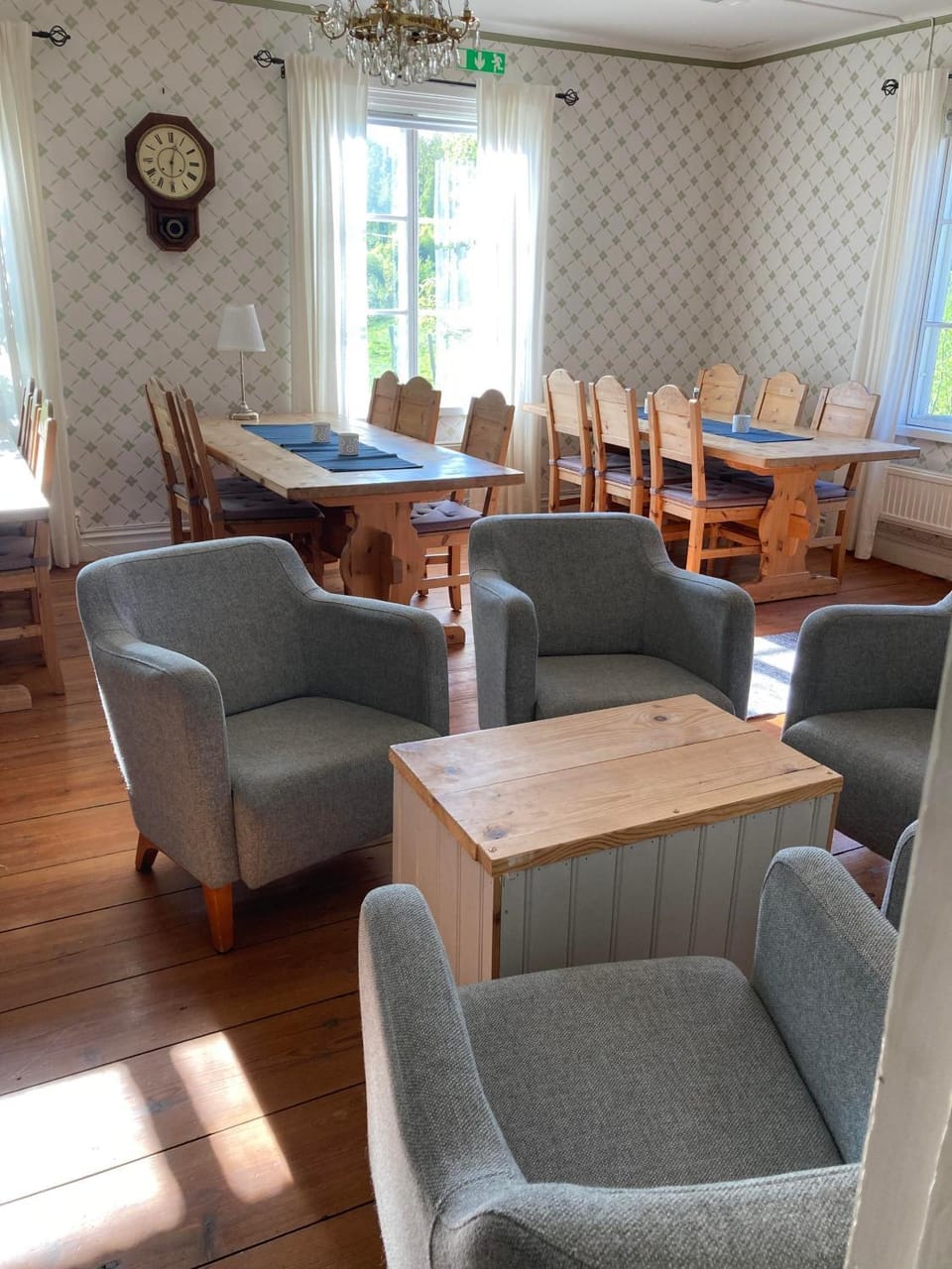 Game Room, Living room, Dinner