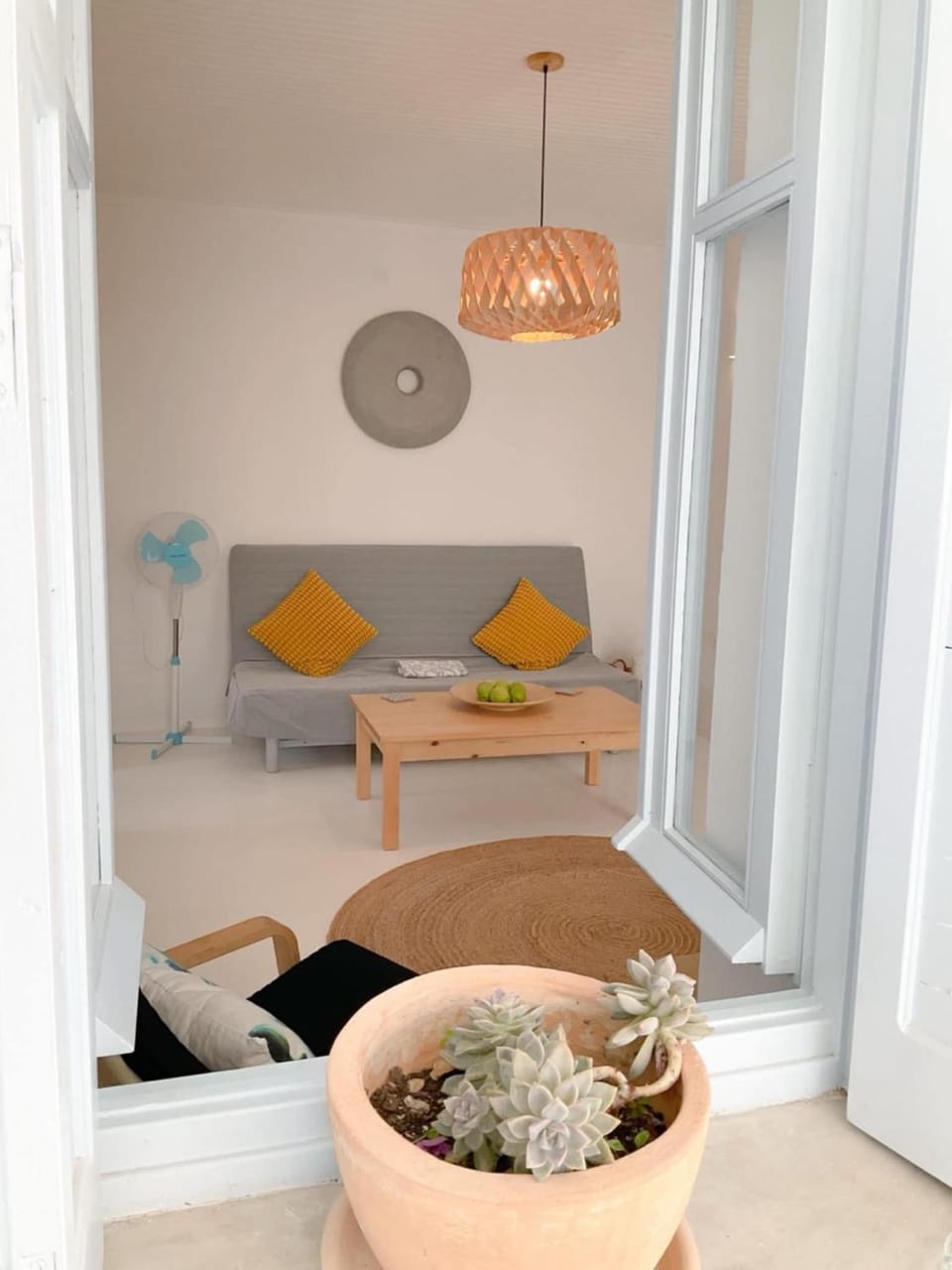 Bed, Living room