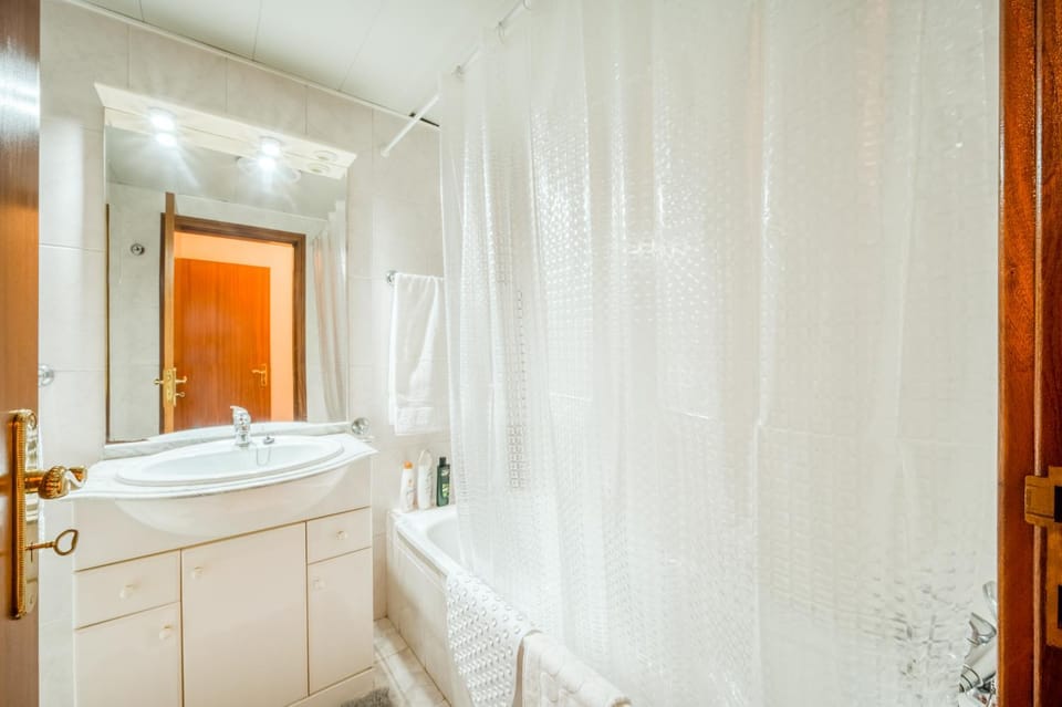 Shower, Bathroom, Bath