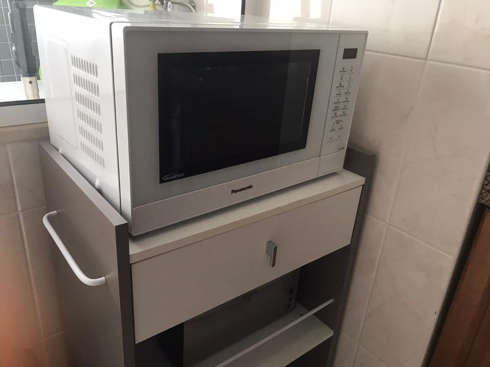 microwave, minibar