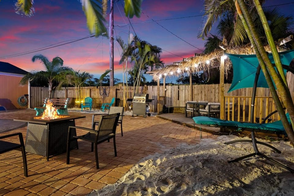 Coastal Villa w Amazing Courtyard - Splash Pad! Villa in Florida