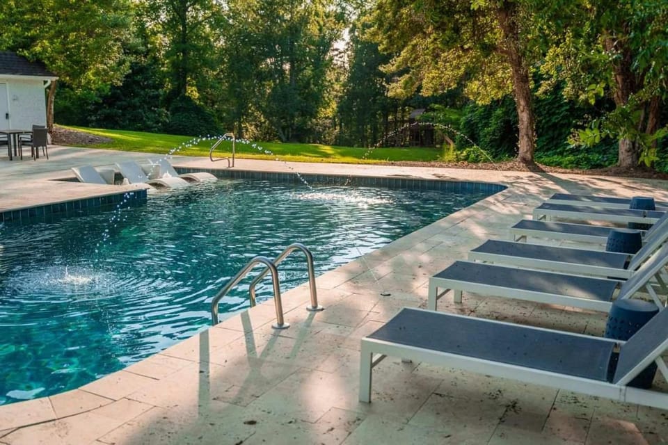 Private Resort - Lake Lanier Paradise House in Lake Lanier