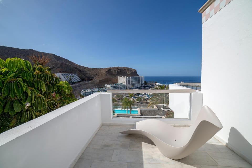 View (from property/room), Balcony/Terrace, Photo of the whole room, Sea view