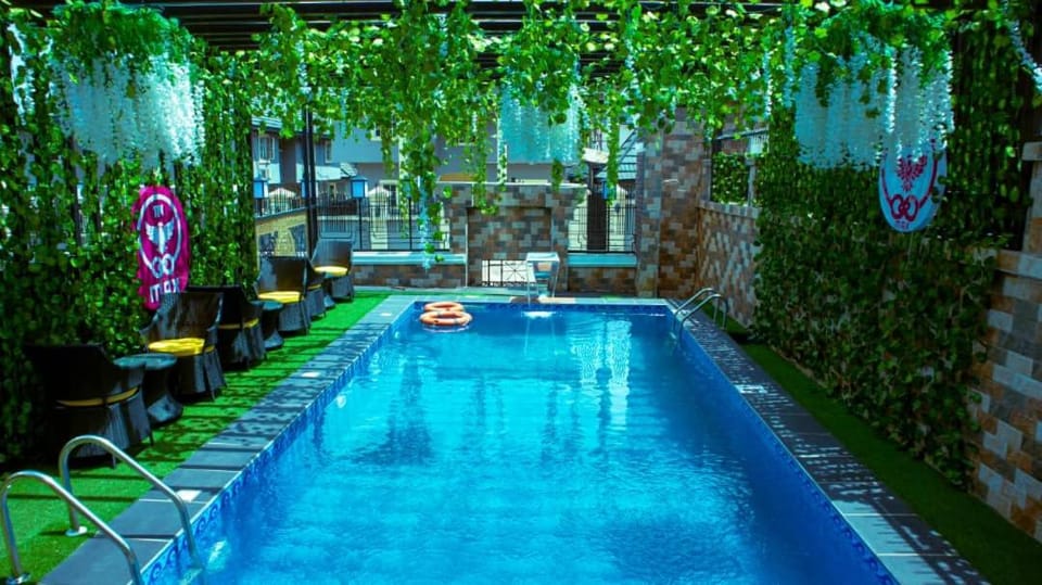 Pool view, Swimming pool