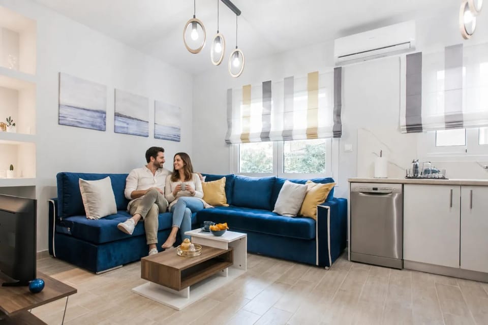 People, Living room, Guests