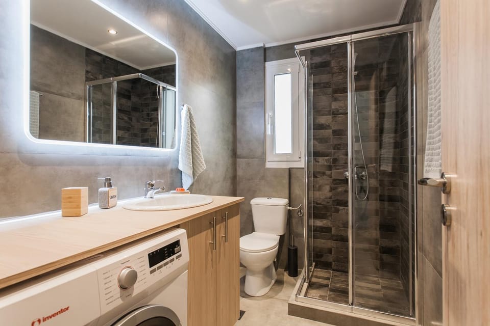 Shower, Toilet, Bathroom, washing machine