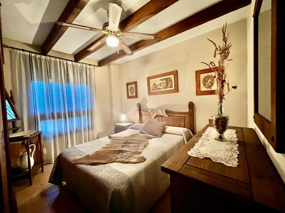 Photo of the whole room, Bedroom