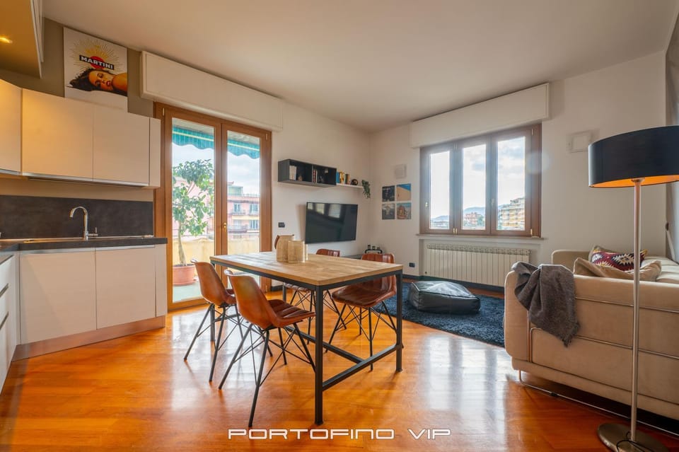 Communal lounge/ TV room, TV and multimedia, Kitchen or kitchenette, Living room, Seating area, Dining area, Evening entertainment, pet friendly
