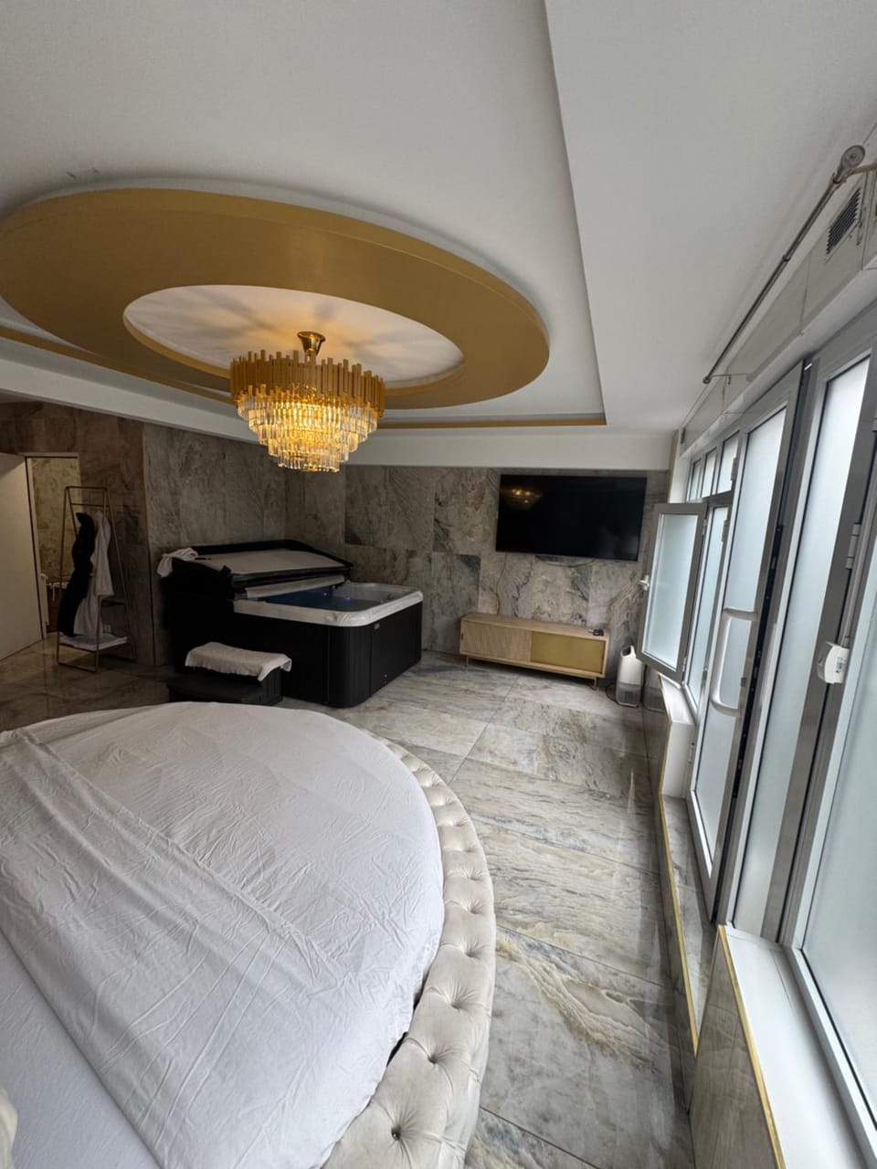 Golden Love - Jacuzzi Apartment in Rouen