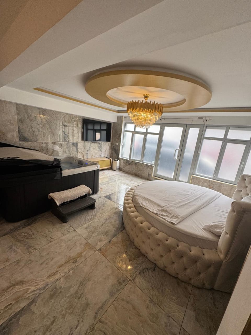 Golden Love - Jacuzzi Apartment in Rouen