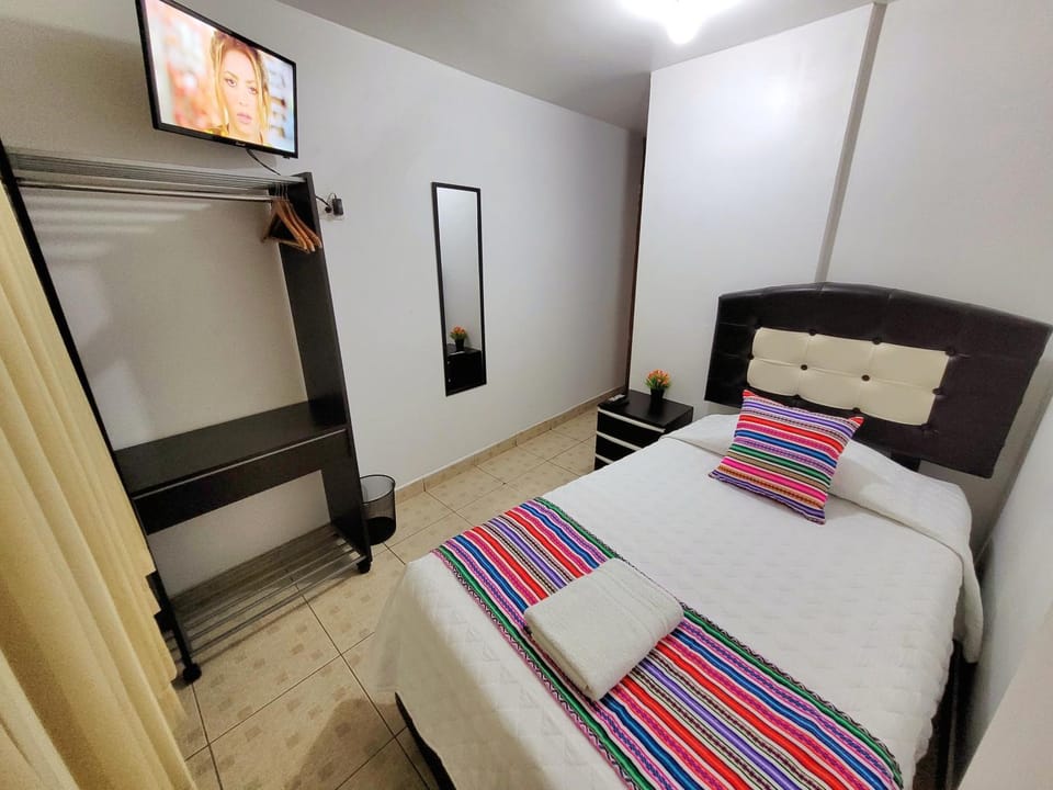 Bed, TV and multimedia, Photo of the whole room, Bedroom, wardrobe