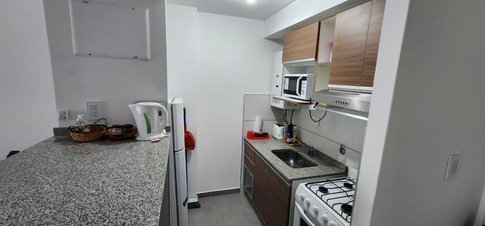 Coffee/tea facilities, Kitchen or kitchenette, oven, toaster