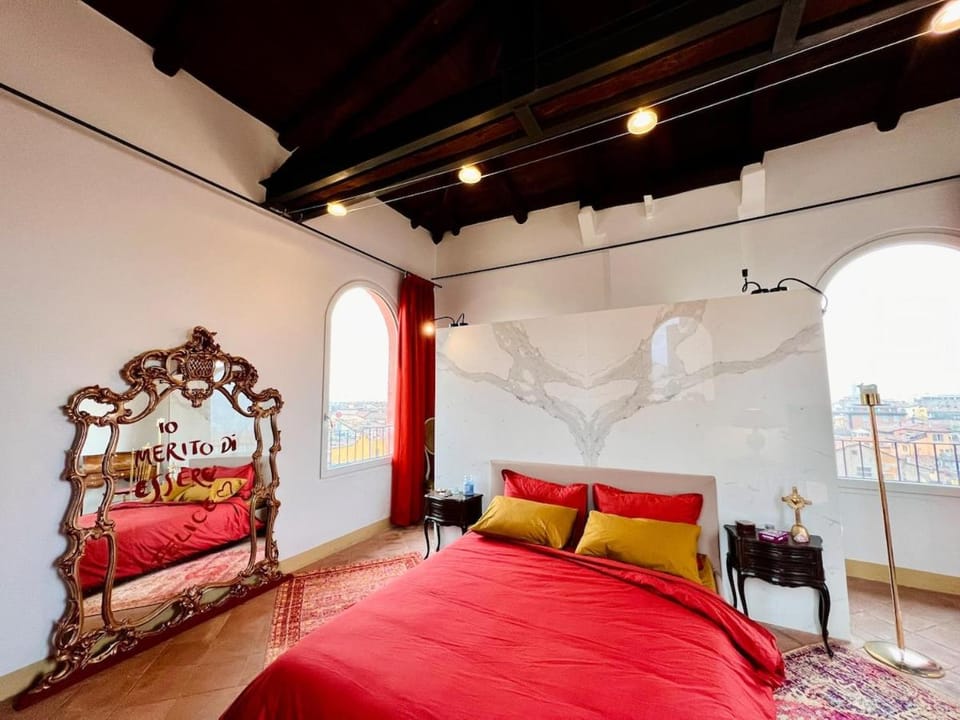 Tower of Lovers - Ancient Tower Apartment in Bologna