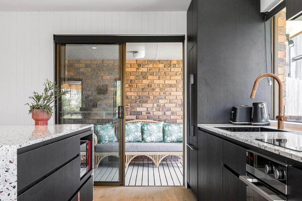 Kitchen or kitchenette, minibar, pet friendly, stove, toaster