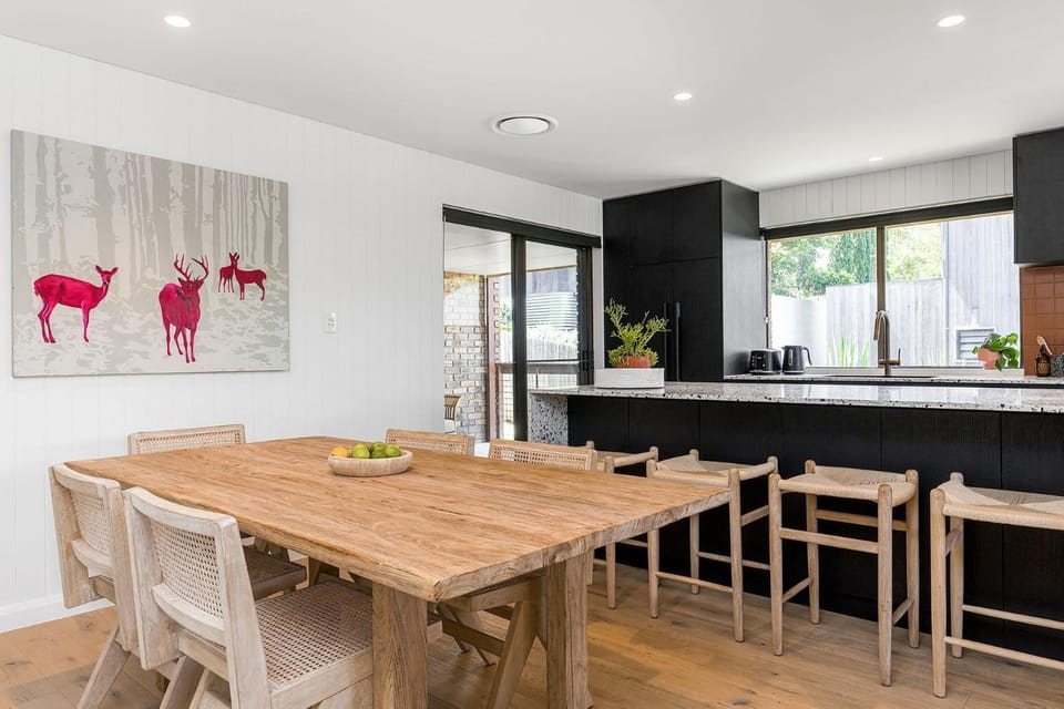 Kitchen or kitchenette, Dining area, Food