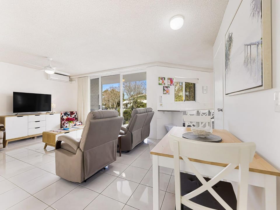Nelson Point Unit 2 Golden Beach QLD House in Golden Beach