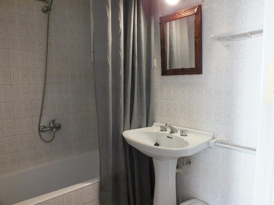 Apartamento Sirenas F2 para 2/3 personas cerca de la playa en Roses - ES-204-37 Apartment in Roses