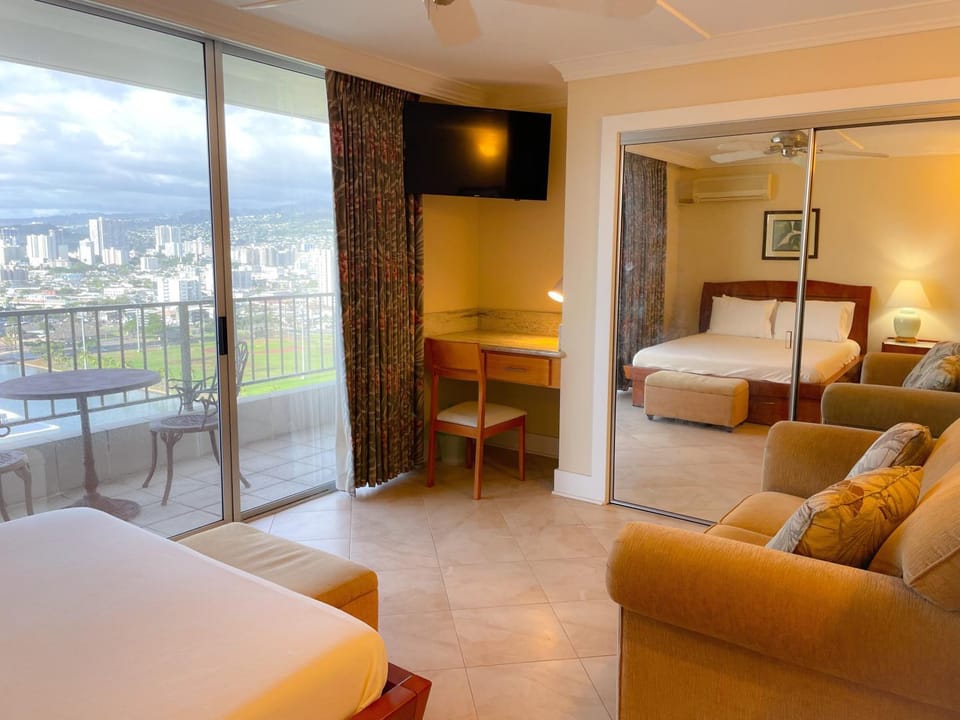 Charming Royal Garden Studio Apartment in McCully-Moiliili
