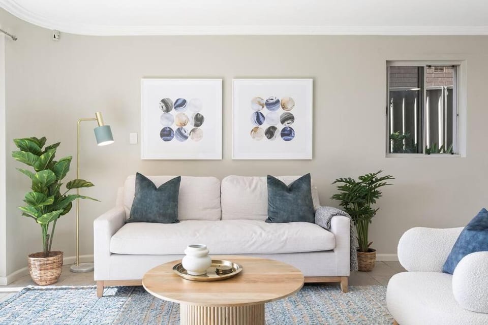 Living room, Seating area