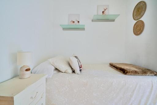 Property building, Restaurant/places to eat, Bed, Photo of the whole room, Bedroom, towels