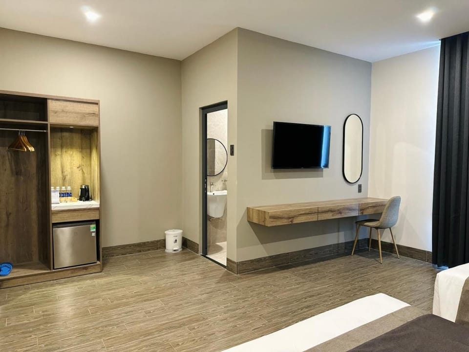 Bed, Bathroom, TV and multimedia, Photo of the whole room, Bedroom