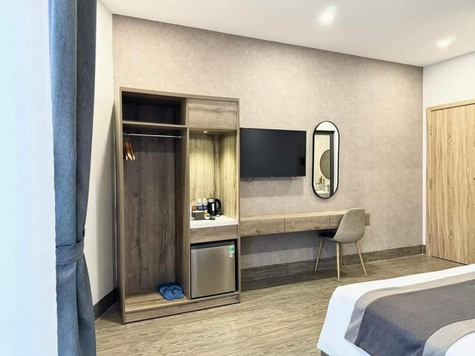 Bed, TV and multimedia, Photo of the whole room, Bedroom, wardrobe