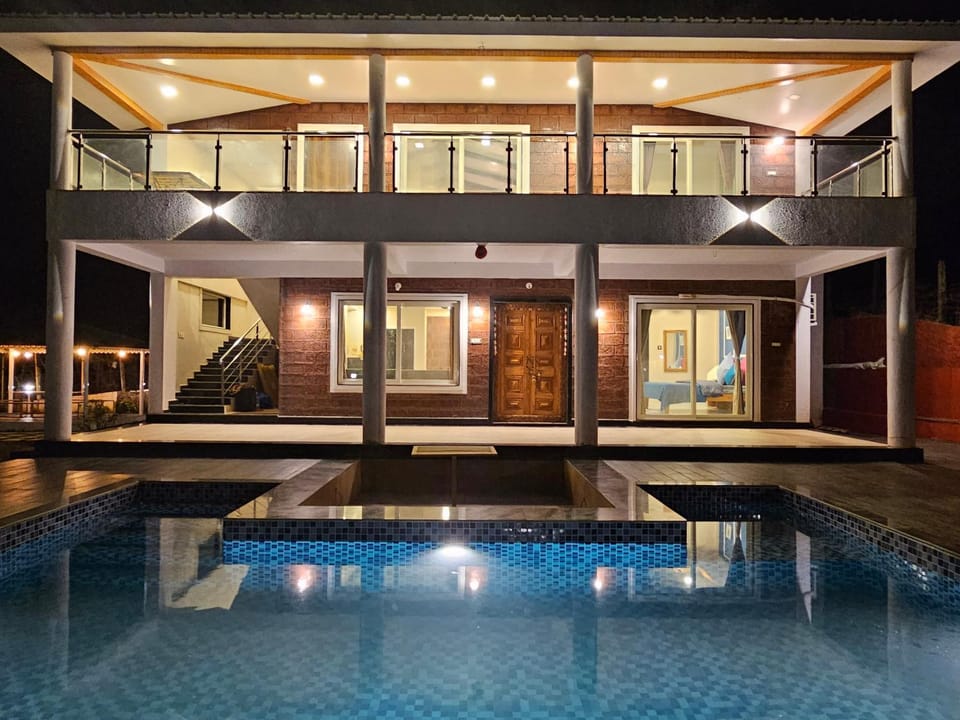 Pool view, Swimming pool