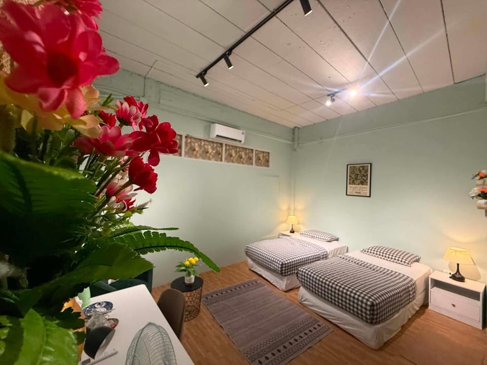 Bed, Photo of the whole room, Bedroom, air conditioner