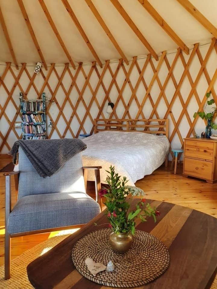 היורטוב במתת Luxury tent in North District