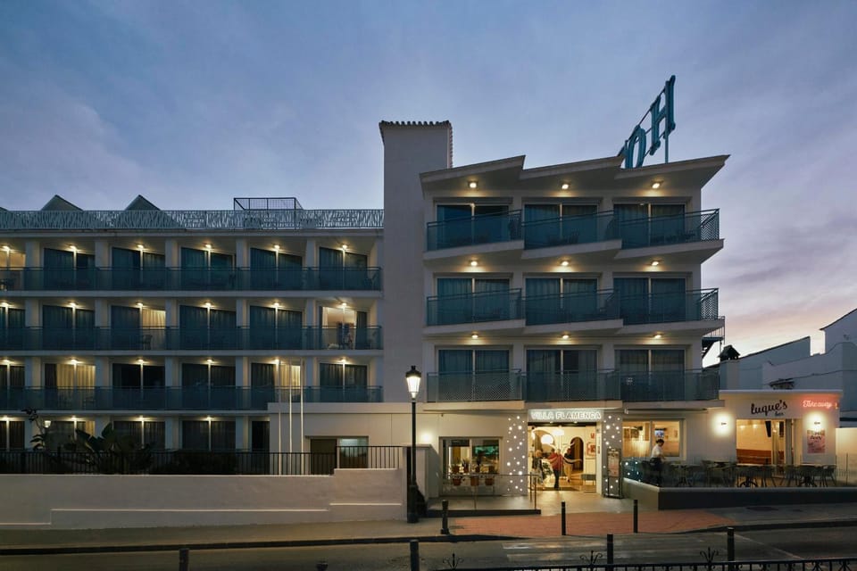 Facade/entrance, Night