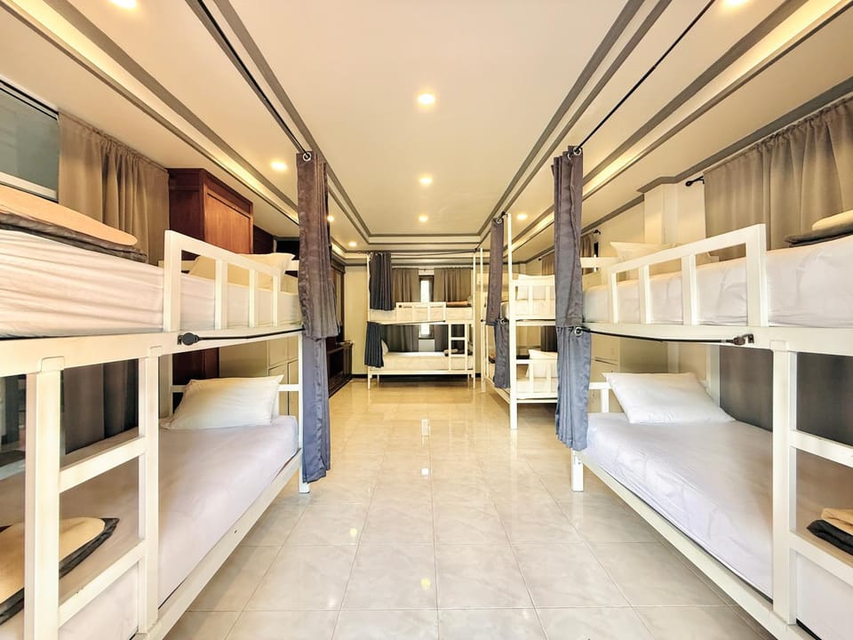 Photo of the whole room, bunk bed