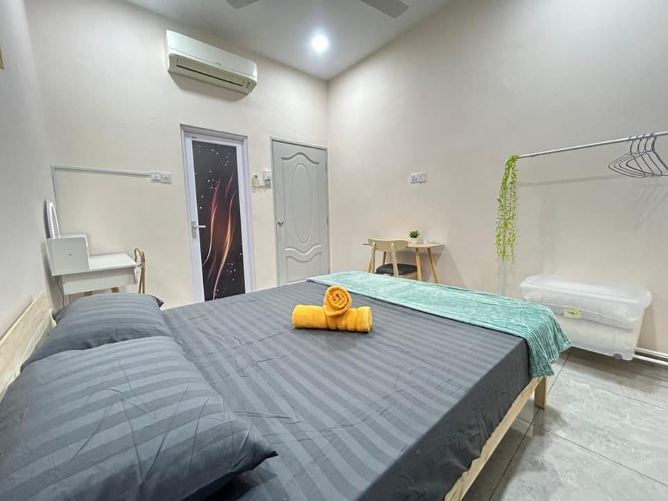 8 Bukit Markisa nearby CMH 10Pax House in Negeri Sembilan, Malaysia