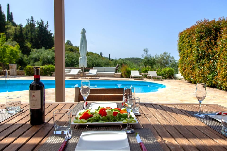 Garden, Dining area, Food, Garden view, Pool view, Swimming pool, Drinks
