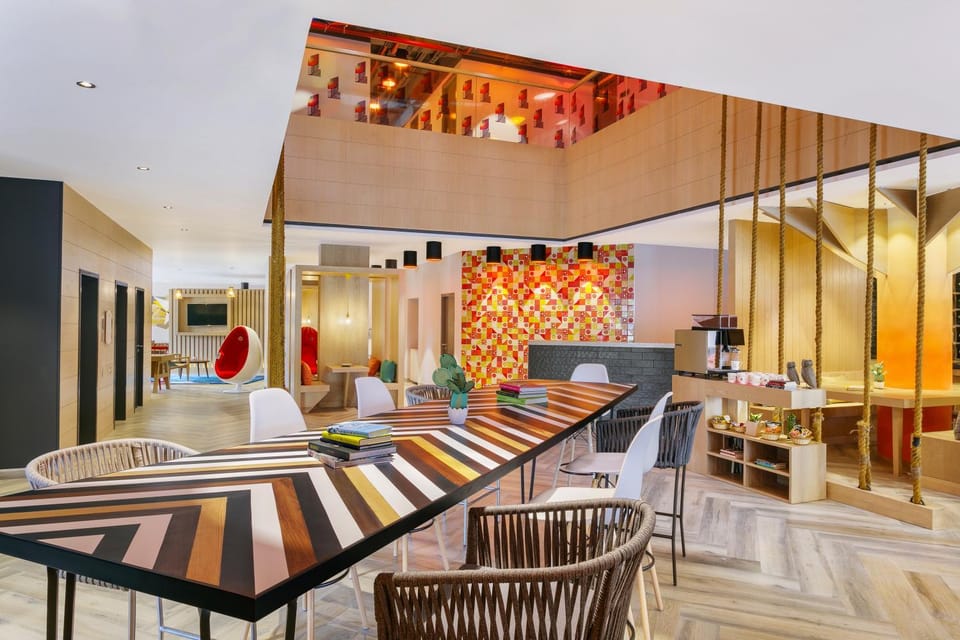 Lobby or reception, Seating area