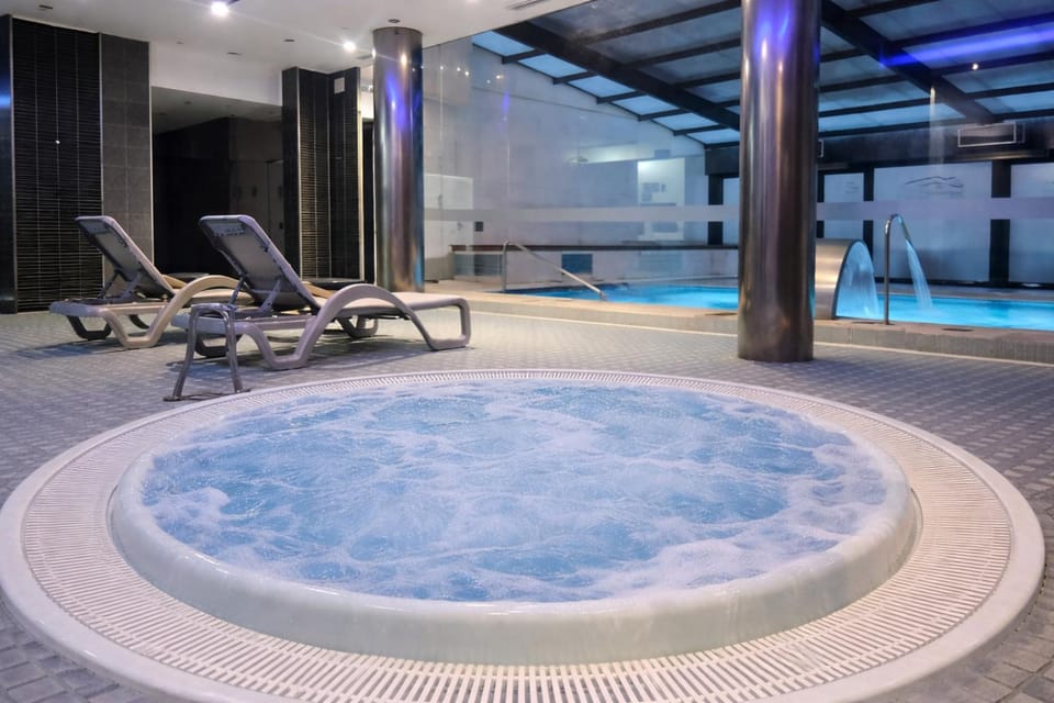 Hot Tub, Pool view, Swimming pool
