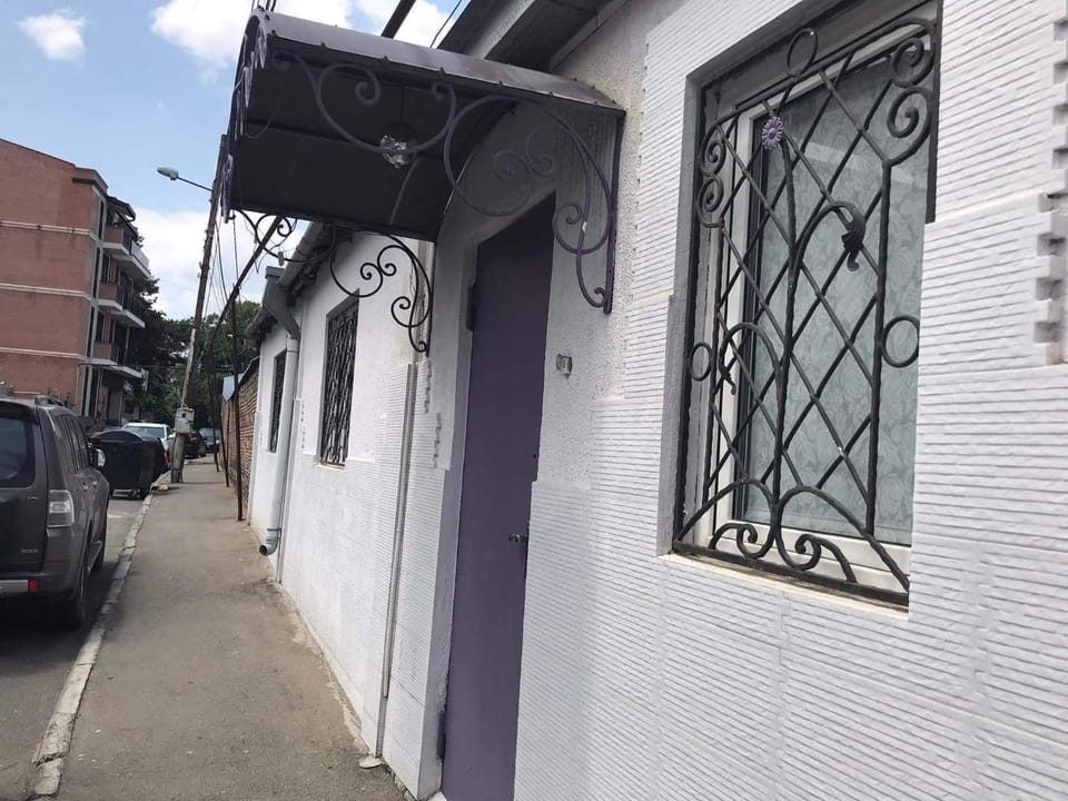 Property building, Day, Street view, Parking