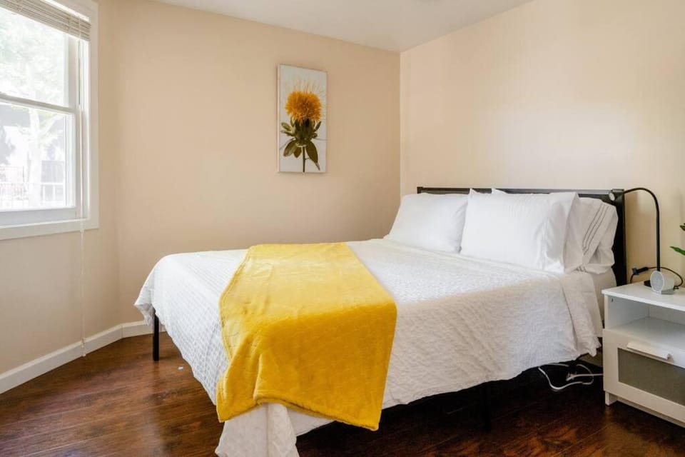 *2bdr Victorian Home away from Home - *Central Loc House in Sacramento