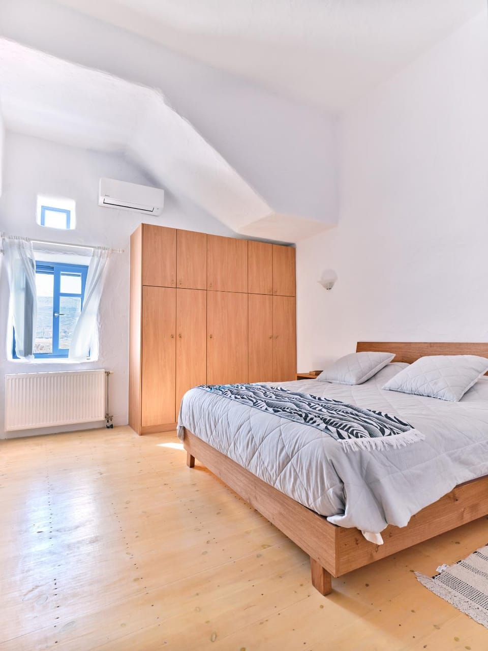 Bed, Photo of the whole room, Bedroom, wardrobe