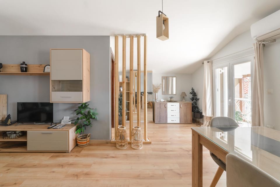 TV and multimedia, Living room, Seating area