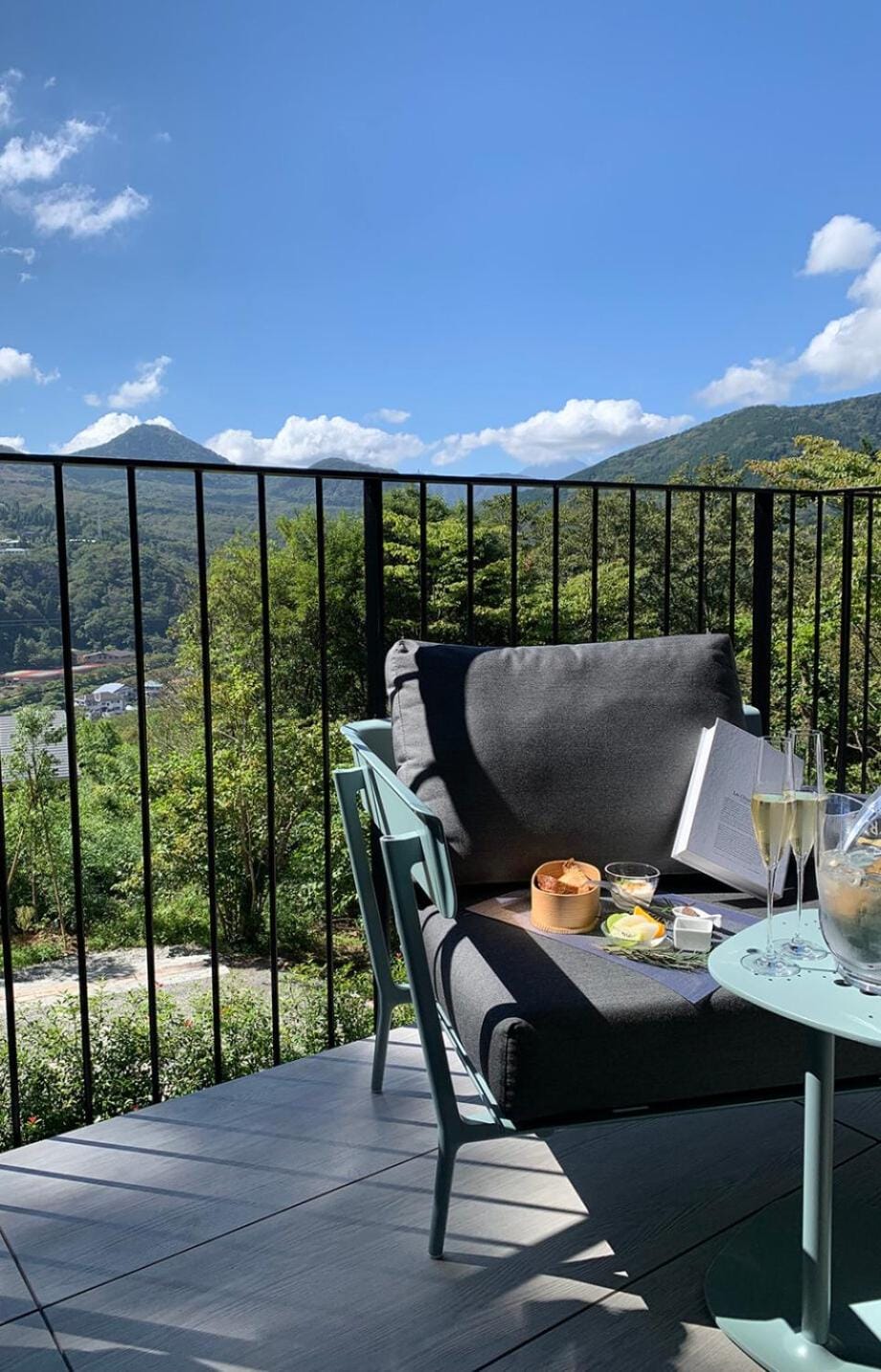 Day, Natural landscape, View (from property/room), Balcony/Terrace, Mountain view