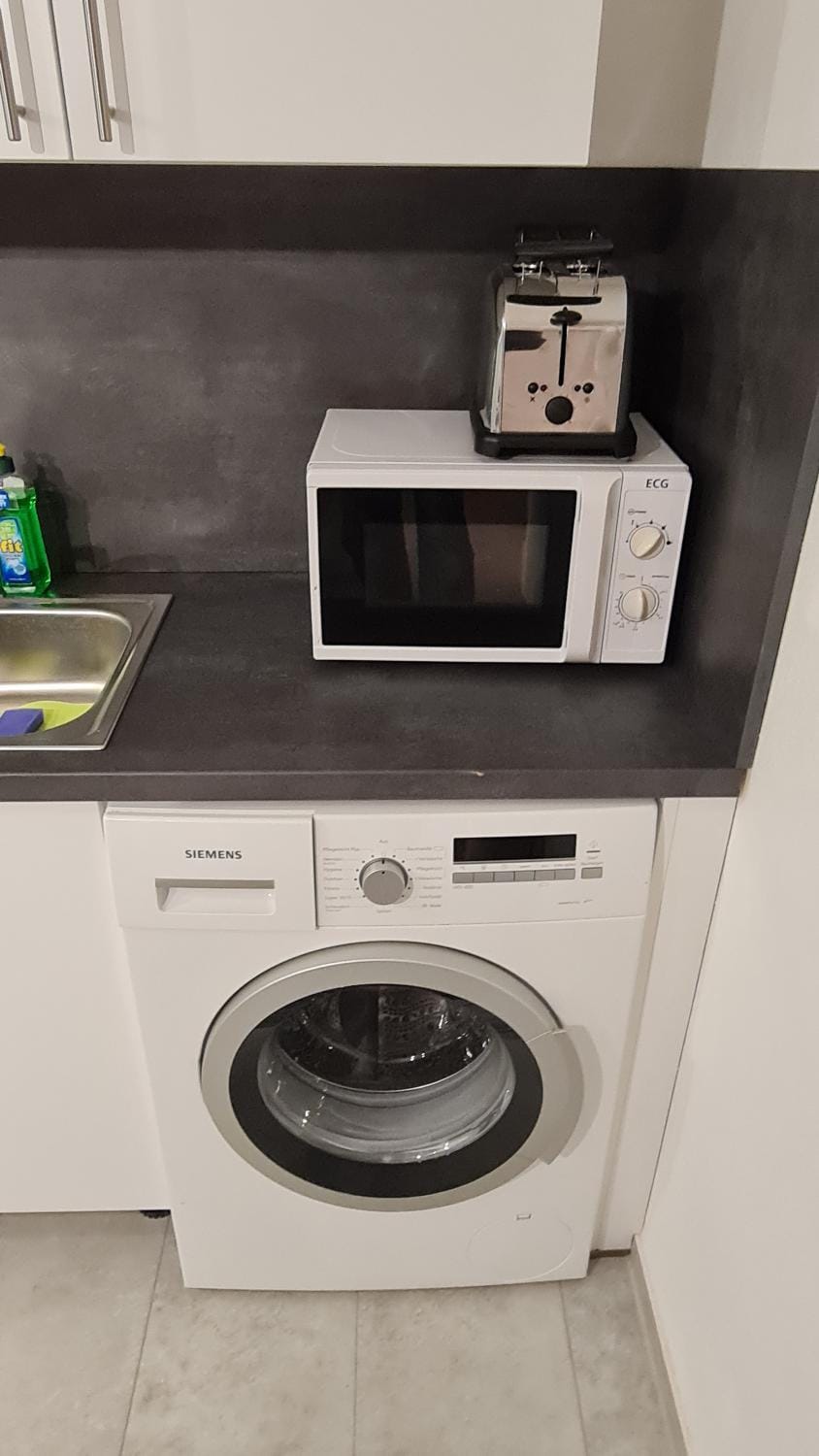 minibar, toaster, washing machine