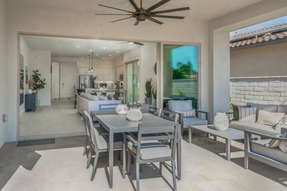 New Listing! Brand new home! Villa in La Quinta