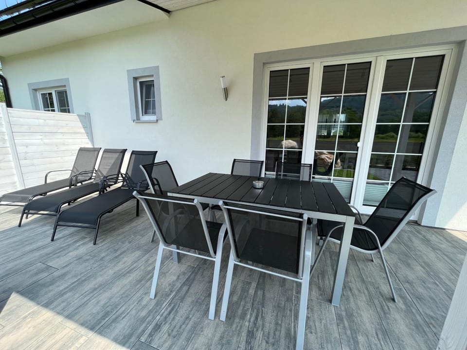 Patio, Dining area