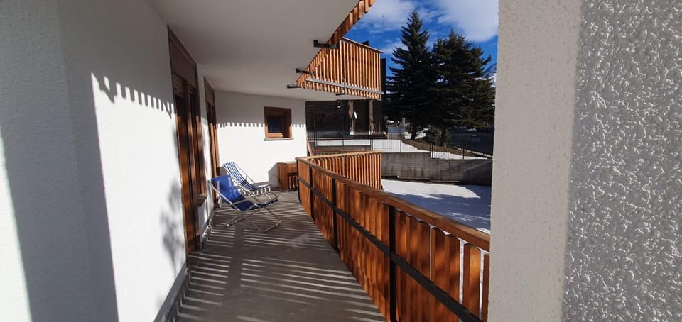 Property building, Day, Winter, View (from property/room), Balcony/Terrace