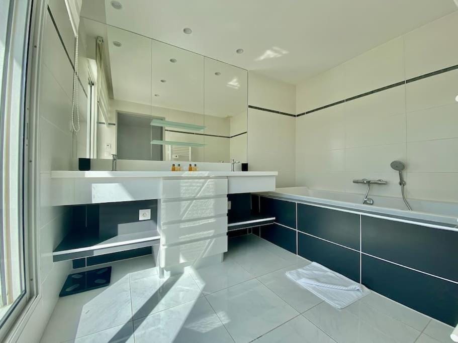 Bathroom, Bath