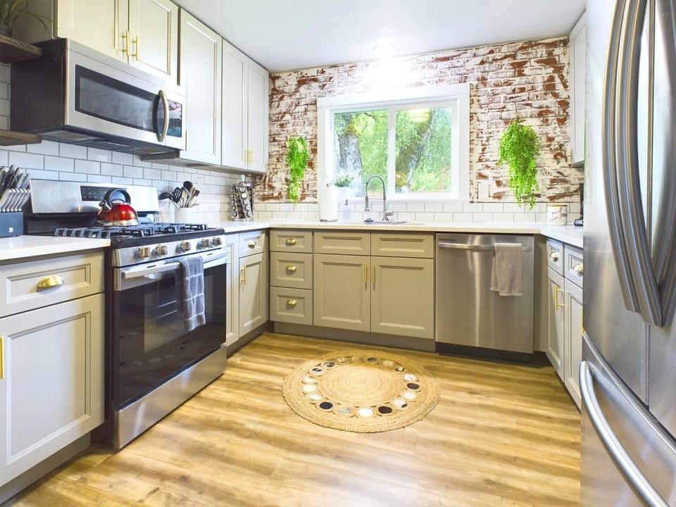 Kitchen or kitchenette, Garden view, kitchen