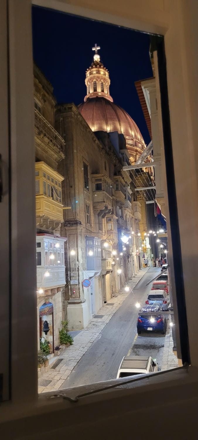 Nearby landmark, Night, City view, Landmark view, Street view