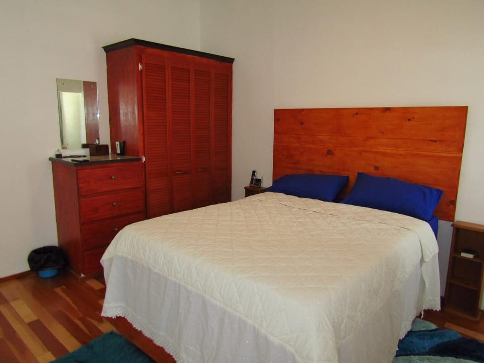 Bedroom, wardrobe