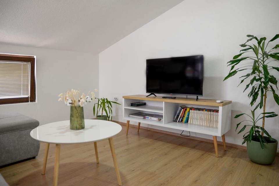 TV and multimedia, Seating area