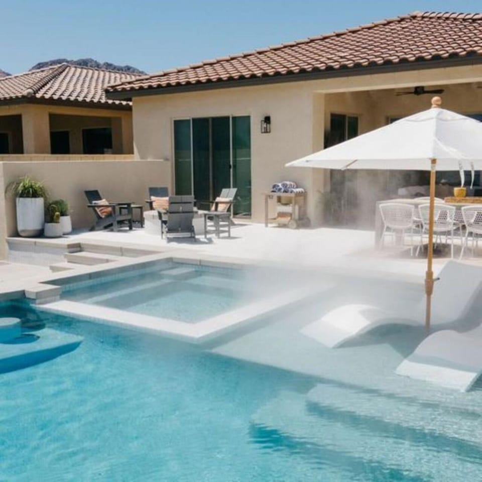 Hot Tub, Swimming pool